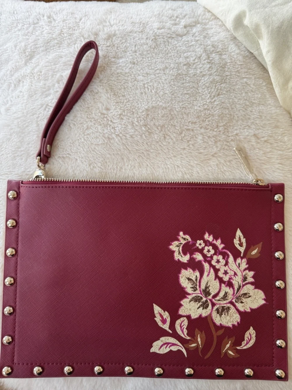 WHITE HOUSE BLACK MARKET CLUTCH - Picture 1 of 3